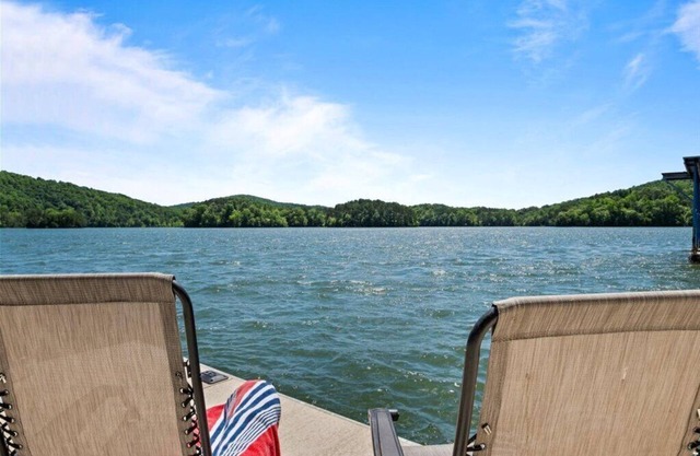 Parson Shores Lodge # 1 Abgelegene Wohnung mit eigenem Bootsanleger.
