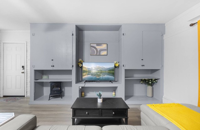 Pet Friendly Cozy Self Check-In Studio With Free WiFi!