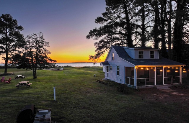 Pet Friendly Delightful Waterfront Cottage on Hoopers Island, MD. 🏝️🦀🎣