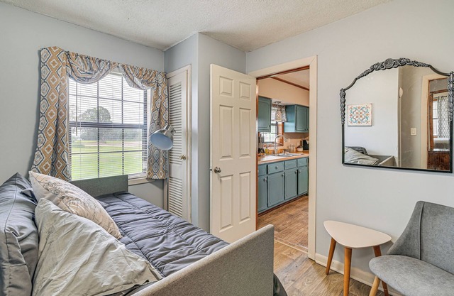 Pet-Friendly Ecru Home: Patio & Yard, Near Hiking