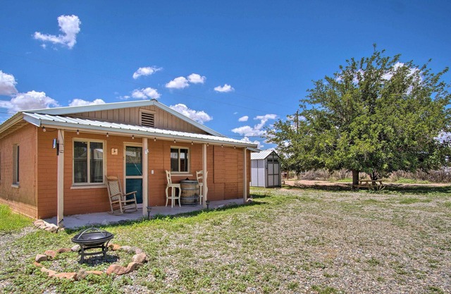 NEW! Pet-Friendly Elfrida Home w/ Porch & Fire Pit