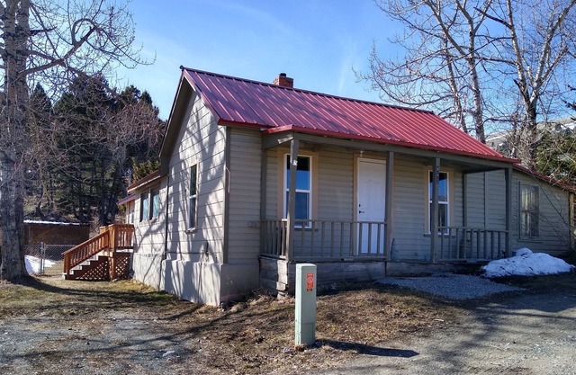 Pet-friendly Entire House in Marysville
