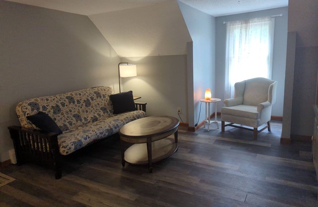 Pet Friendly & Family Friendly Second floor apartment with fenced in backyard!