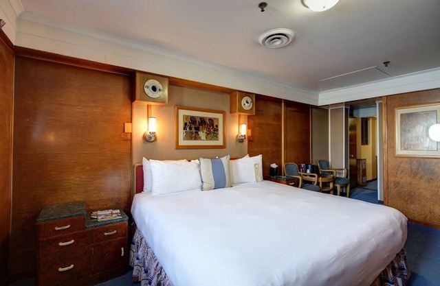 Pet Friendly Family Stay! Onsite Dining & Bar!