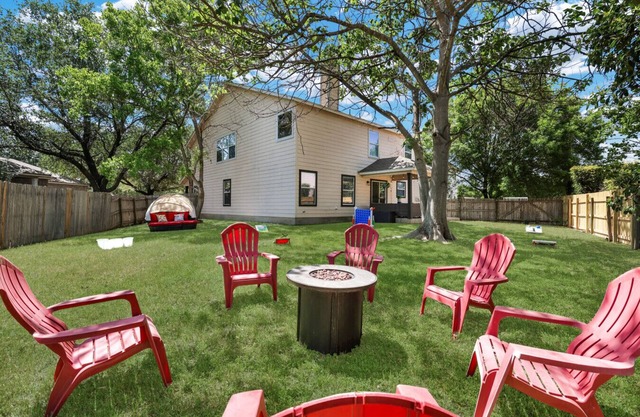 Pet Friendly, Family Friendly, Huge Yard, Fire Pit, WiFi