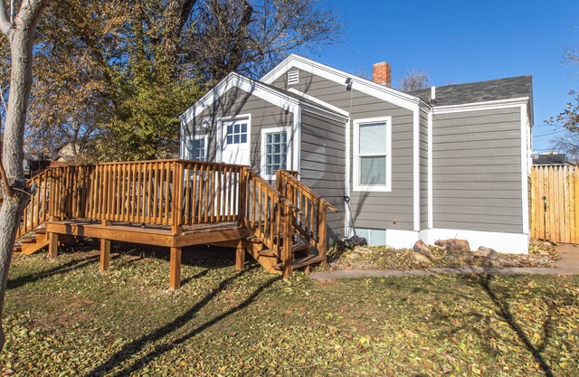 ⁂Pet-Friendly⁂Fenced Yard⁂Cozy Westside Abode⁂