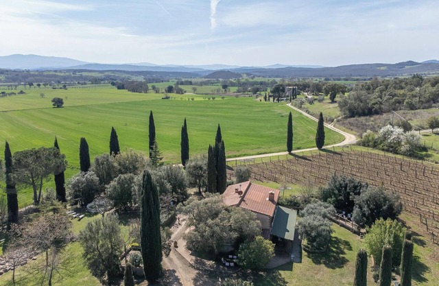 Haustierfreundliche Finca Lucente mit Bergblick, Pool, Garten und WLAN