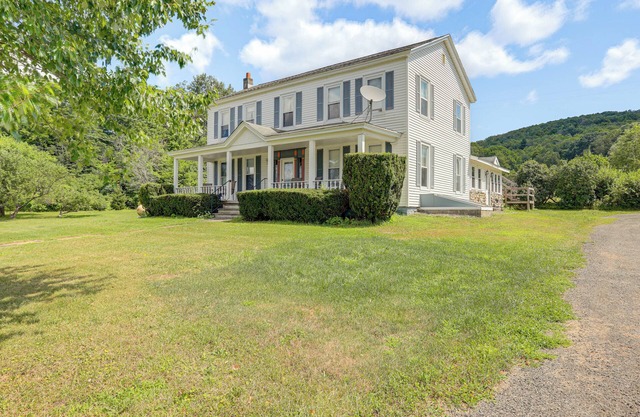 Pet-Friendly Franklinville Farmhouse w/ Sunroom!