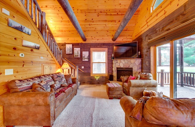 Pet-friendly Garrison Retreat w/ Gas Fireplace!