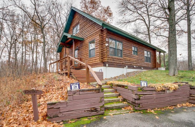 Pet-Friendly Garrison Retreat with Gas Fireplace!