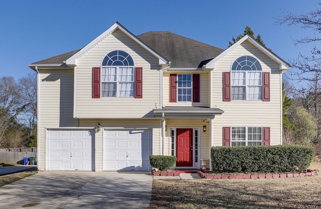 Pet-Friendly Georgia Escape w/ Deck, Grill & Yard!