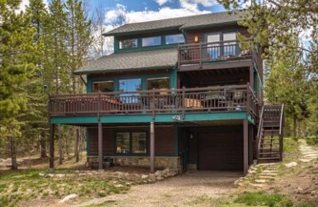 Pet-friendly Grand Lake Retreat with a Hot Tub