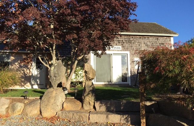 Pet-Friendly Historisches Chilmark Cottage