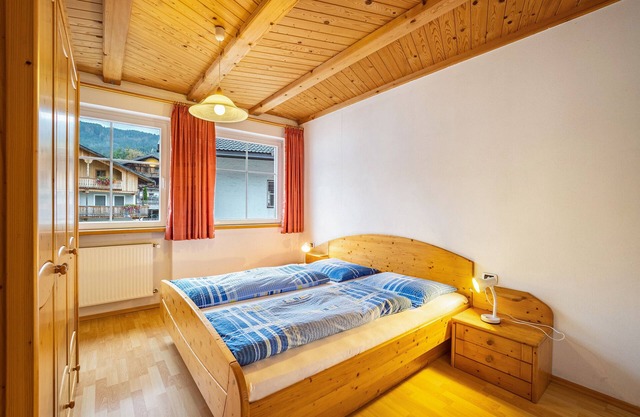 Haustierfreundliche Ferienwohnung 'Kuenz Dolomiten Drau' mit Bergblick