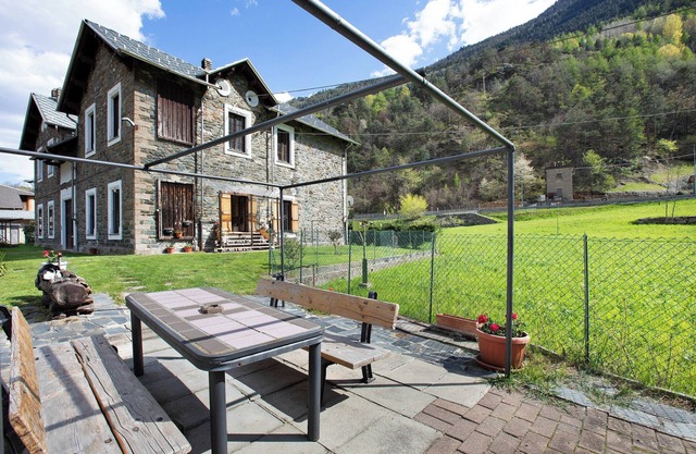 Haustierfreundliche Ferienwohnung 'Casa Tua' mit Bergblick, Garten & Terrasse