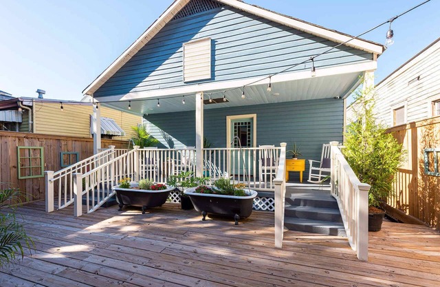 Vibrant Uptown Cottage Available For Monthly Rentals