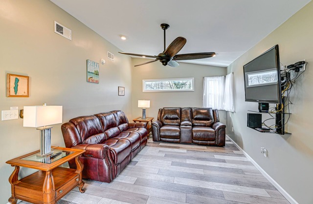 Pet-Friendly Honeoye Cottage Rental: Walk to Lake!