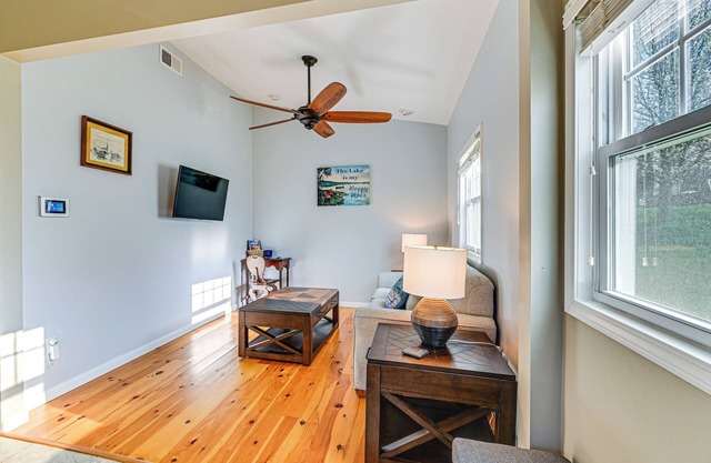 Pet-friendly Honeoye Cottage Rental: Walk to Lake!