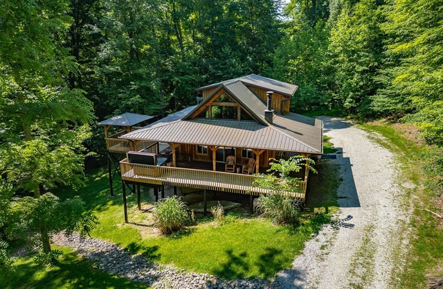 Entfliehen Sie dem wunderschönen südlichen Indiana in Lemon Ridge Lodge am Lake Lemon