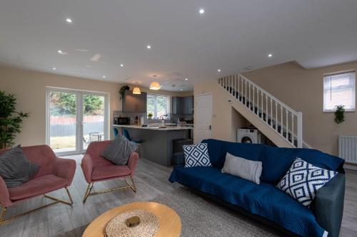 pet friendly house by KBS StayHub Short Lets & Serviced Accommodation Brockworth with parking