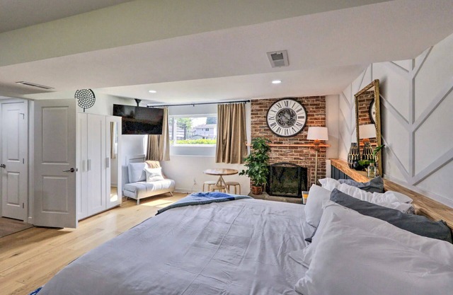 Pet friendly house in the heart of Auburn less than 30-min from Seattle & Tacoma