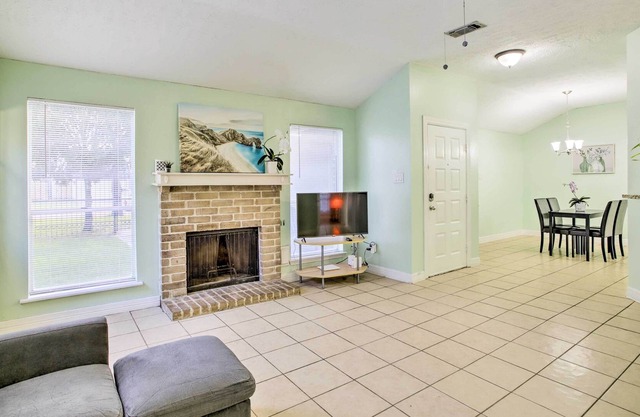 Pet-Friendly Houston Home, 18 Mi to Downtown!