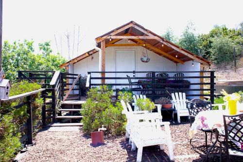 Pet Friendly Impressive Safari Tent with Hot-tub in Rainbow, California
