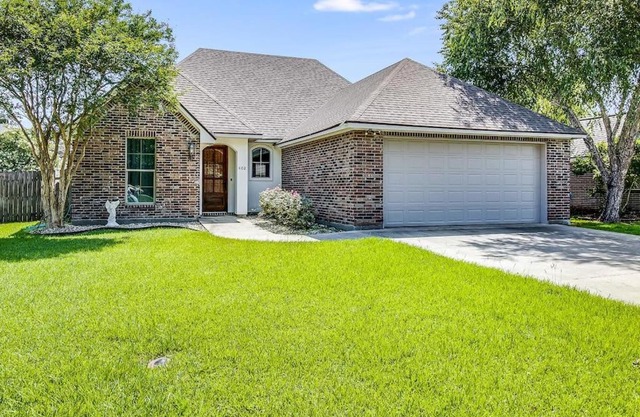 Pet friendly,king bed,jacuzzi tub,separate shower