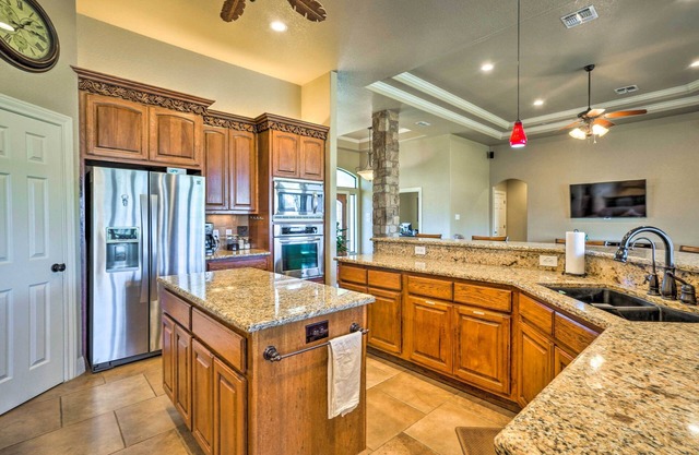 Pet-Friendly La Vernia Home, 30 Mi to San Antonio