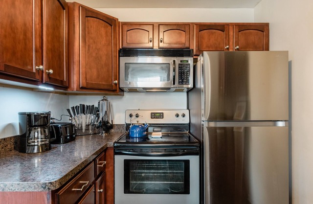 ★ Pet Friendly + Large Families | ❤ of Royal Oak