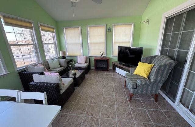 Pet Friendly Lewes Retreat 11 min from beach