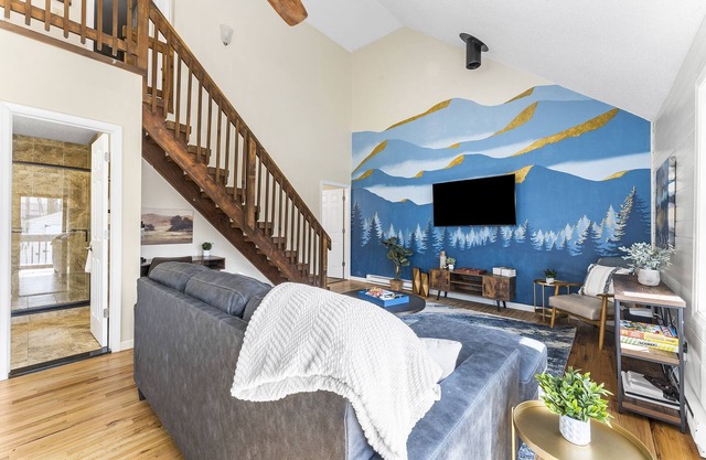 Pet Friendly Modern Poconos Home | Hot Tub | Cozy Woodlands!