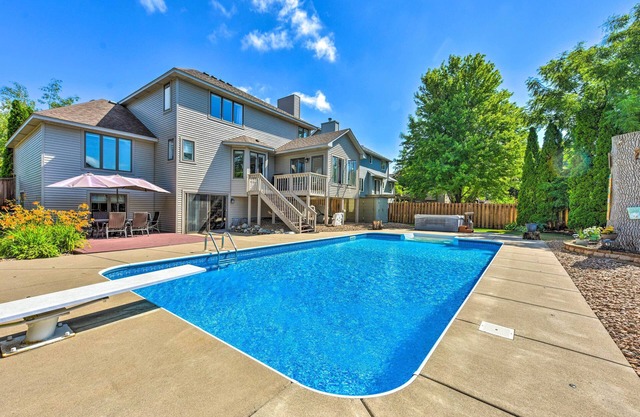 Pet-Friendly Maple Grove Gem w/ Private Yard!