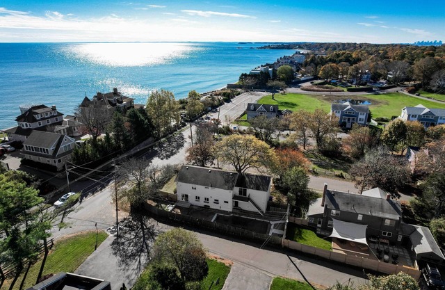 Pet-Friendly Marblehead Home Near Preston Beach!