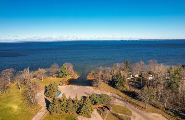 Pet-Friendly Michigan Retreat w/Fire Pit & Yard!