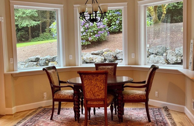 Pet-friendly MIL apartment in quiet neighborhood with fenced dog yard