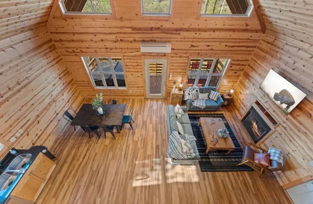 Pet-Friendly Mnt. View Cabin Near River w/ Fire Pit + Hot Tub Sleeps 10