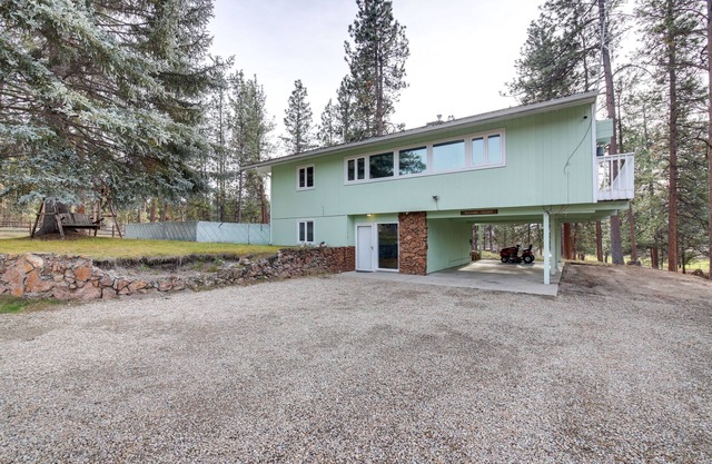 Pet-Friendly Montana Abode w/ Balcony & Fireplace!