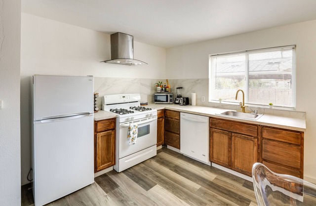 Pet-Friendly Mount Vernon Apt w/Private Patio!