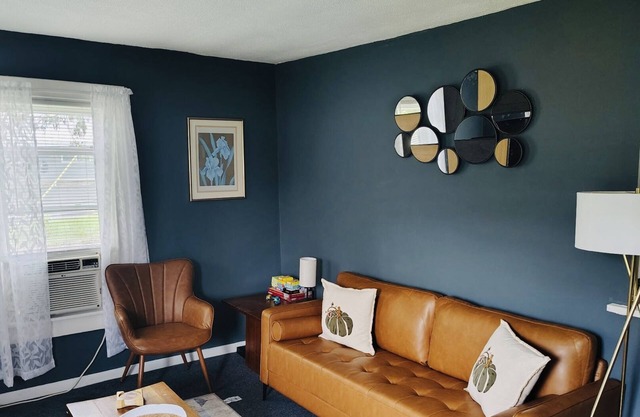 Pet friendly Near Lake George and Saratoga