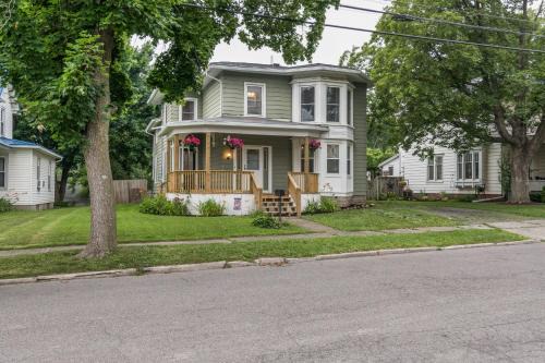 Pet-Friendly Penn Yan Home Wineries, Parks, Lakes