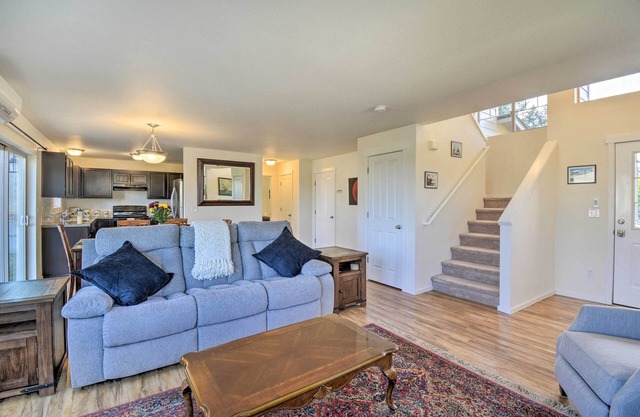 Pet-Friendly Poulsbo Abode w/ Mountain Views!