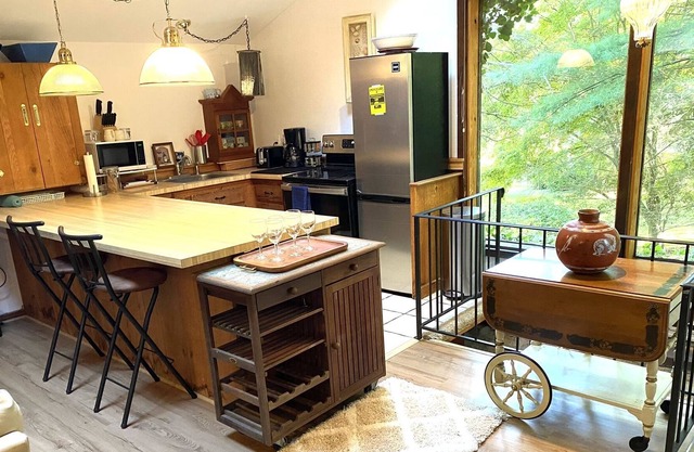 Pet Friendly Private 1 BR+1 Bed Loft Quaint Cottage w/ Fireplace in Westport