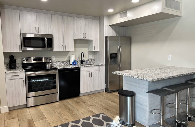 Pet Friendly Relaxing Condo in St. George near Zion N.P. Resort w/Pools