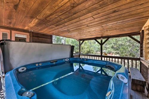 Pet Friendly Retreat in Rim Country! With a Spa!