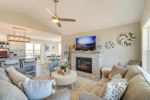 Pet-Friendly Retreat with Fenced Yard and Fire Pit