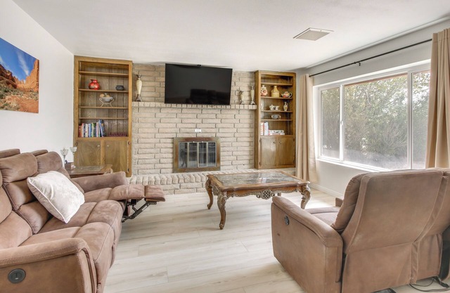 Pet-Friendly Ridgecrest Home Near OHV Trails!
