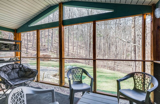 Pet-Friendly Roanoke Home w/ Fire Pit + Grill!