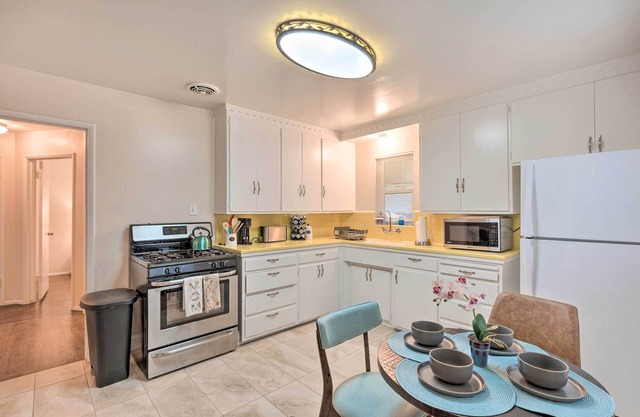 Pet-Friendly Sacramento Home Near Downtown!
