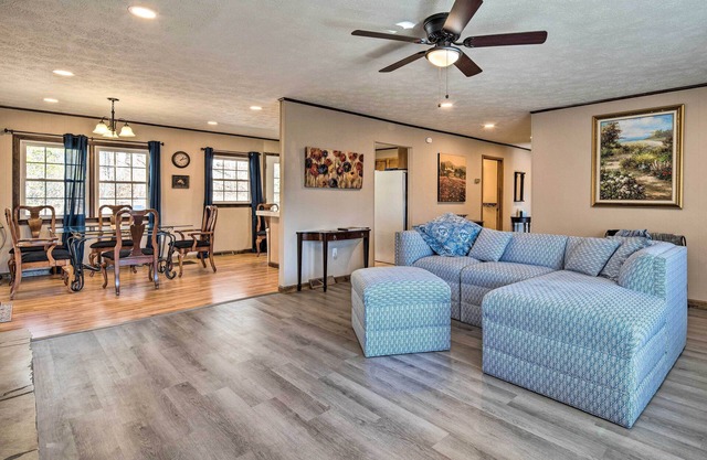 Pet-Friendly Saluda Home w/ Mountain Views!